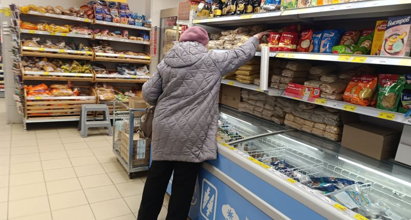 Независимо от дохода. С июня к пенсии добавят еще по 2900 рублей - пенсионеры ликуют