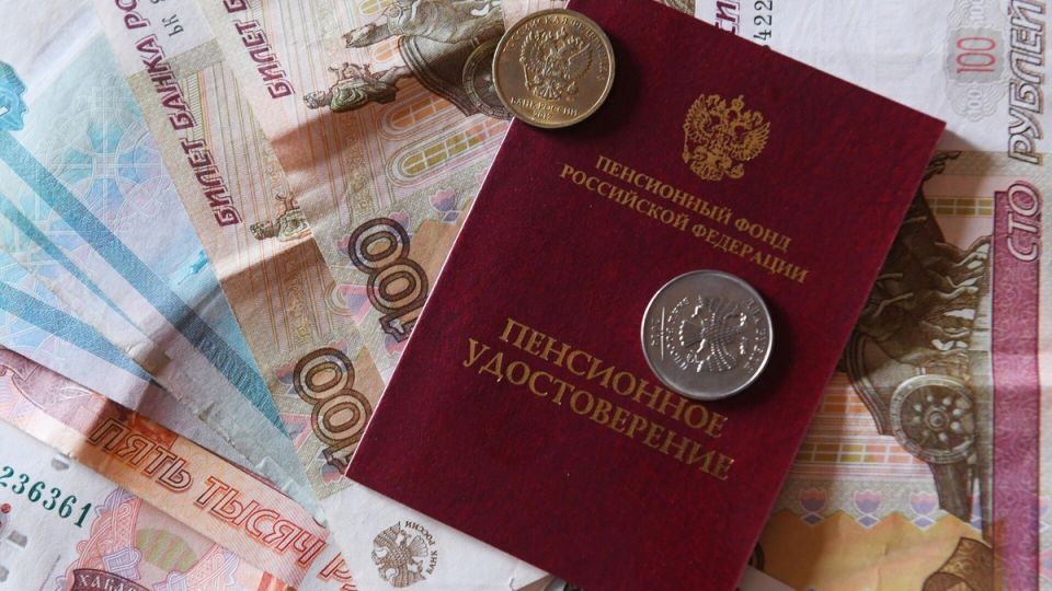 Как прожить на пенсию в 24 000 рублей в 2025 году: советы и перспективы