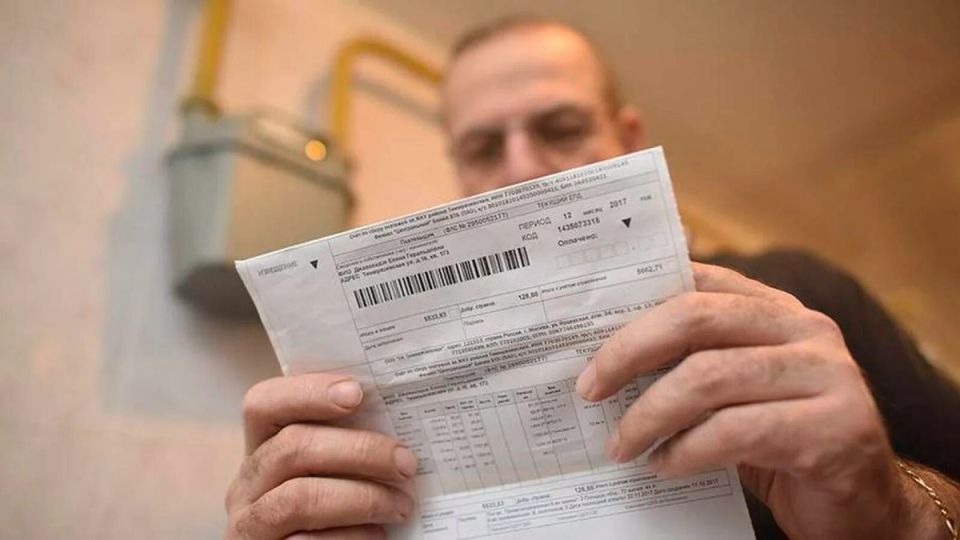 Три года в долгах по ЖКХ: как не попасть в долговую яму и что с этим делать