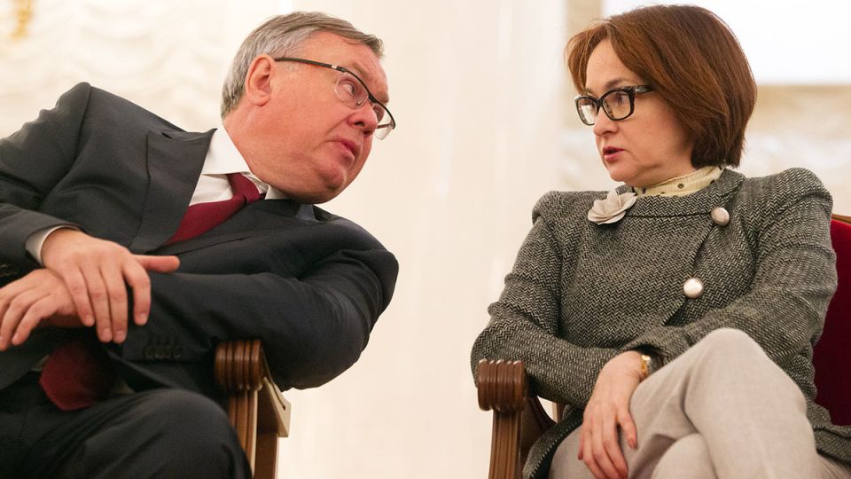 Финансовая буря: Как деньги выходят из банков и что нас ждет дальше