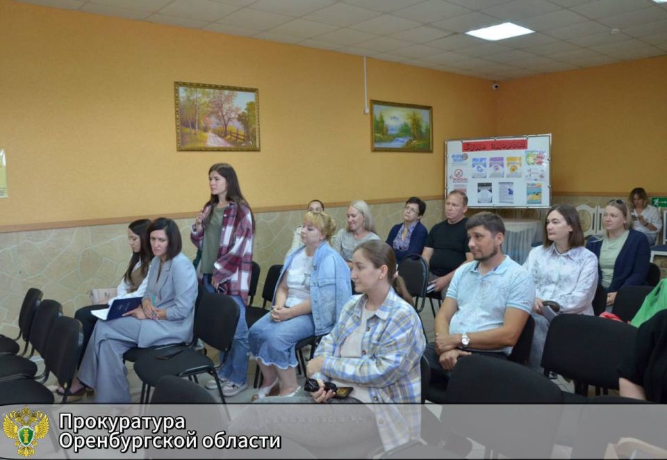 Заместитель прокурора Оренбургской области провел встречу с жителями села Южный Урал