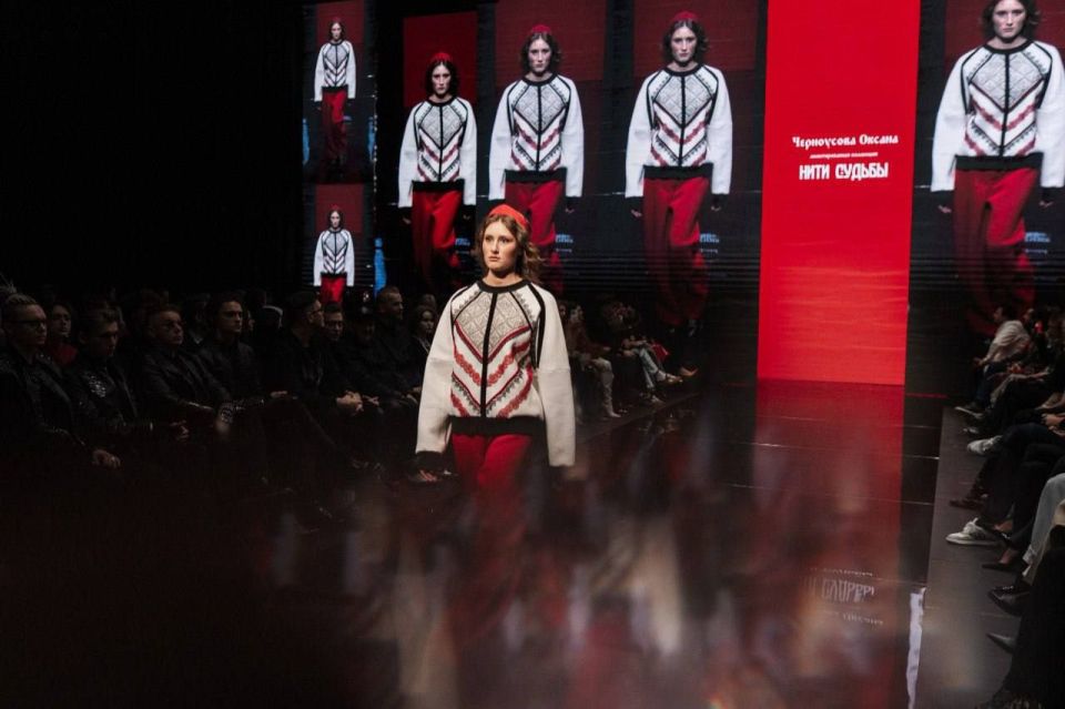 Дизайнер из Оренбурга Оксана Черноусова представила свою коллекцию на Неделе моды в Санкт-Петербурге