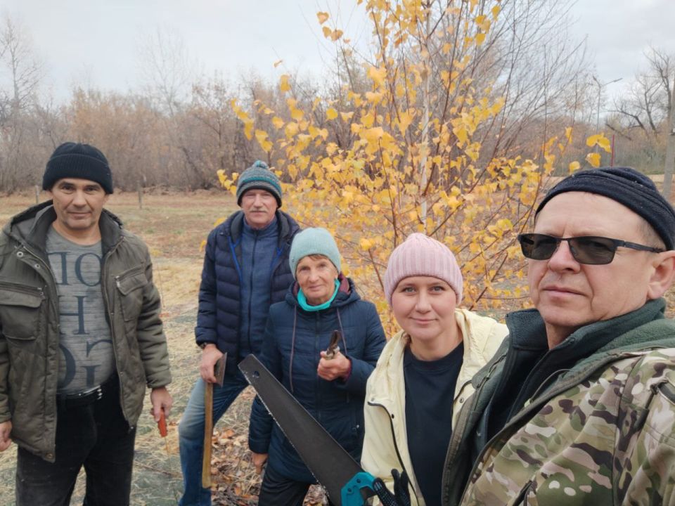 Чтобы скользилось лучше - на лыжной трассе прошел субботник