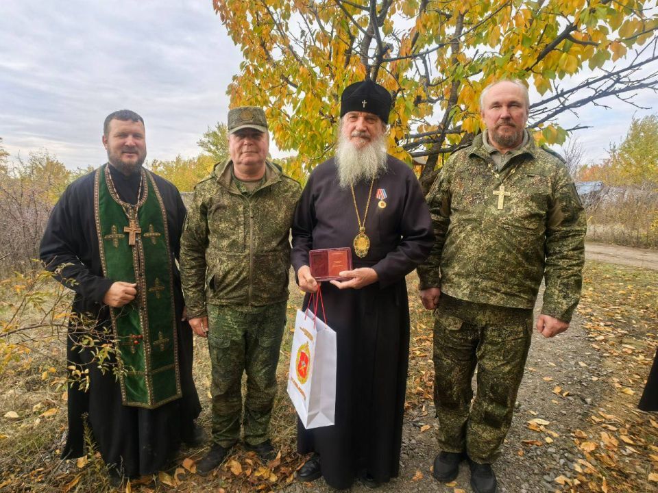 Оренбургский митрополит Петр награжден в зоне СВО