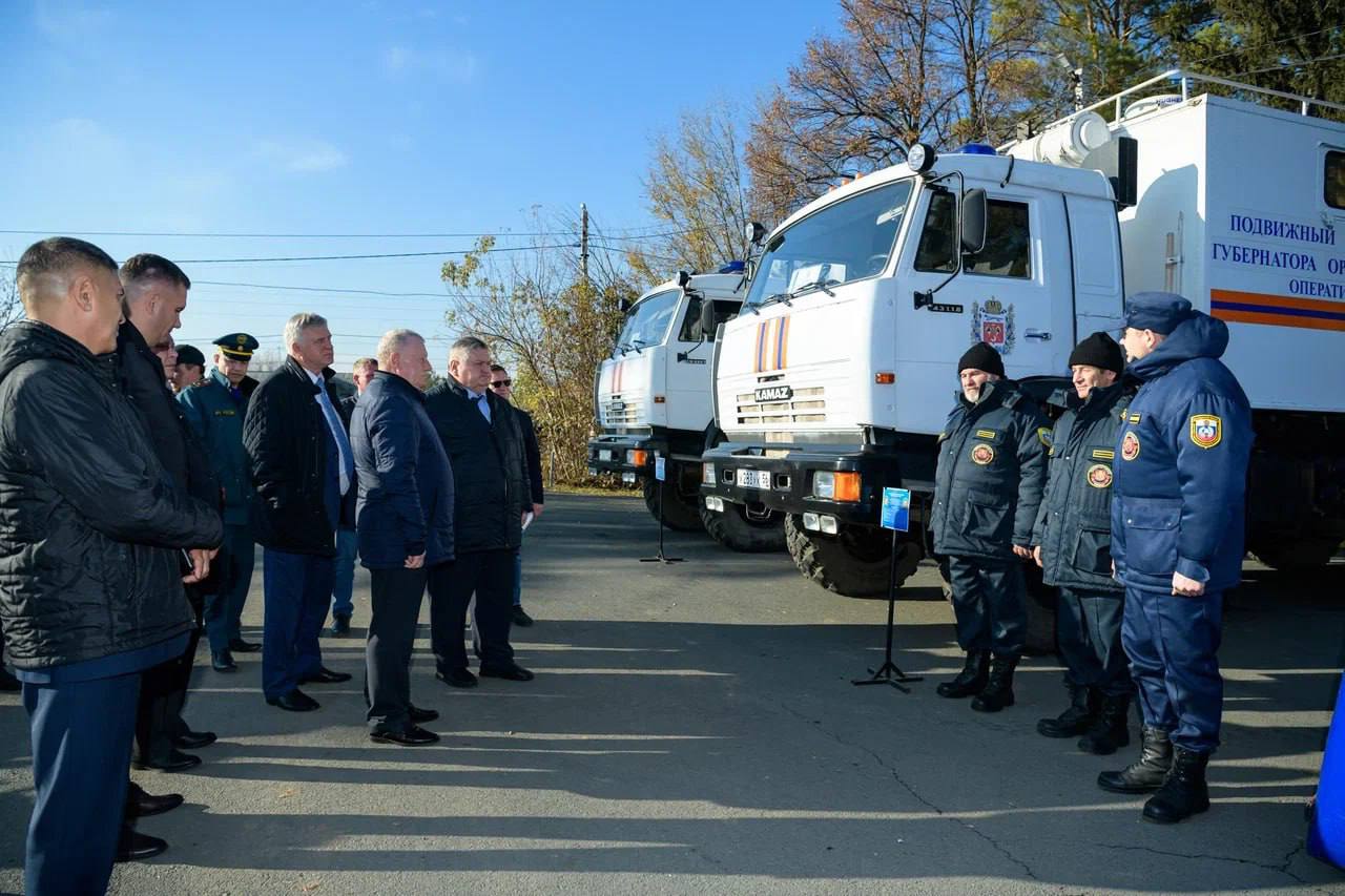 По поручению губернатора Евгения Солнцева в Оренбуржье прошел смотр готовности сил и средств территориальной подсистемы РСЧС к прохождению зимнего периода По поручению губернатора Евгения Солнцева в Оренбуржье прошел смотр готовности сил и средств территориальной подсистемы РСЧС к прохождению зимнего периода