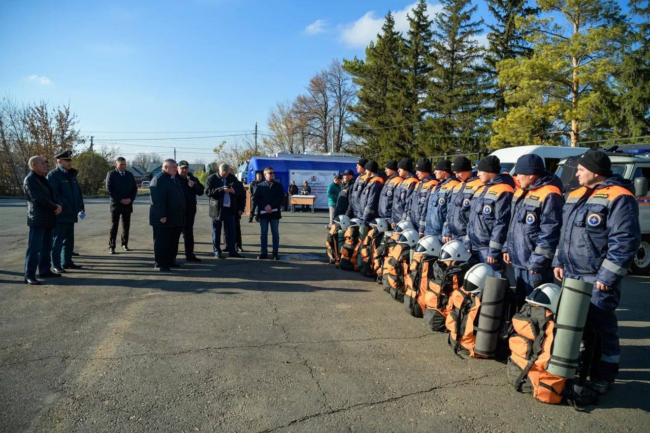 По поручению губернатора Евгения Солнцева в Оренбуржье прошел смотр готовности сил и средств территориальной подсистемы РСЧС к прохождению зимнего периода По поручению губернатора Евгения Солнцева в Оренбуржье прошел смотр готовности сил и средств территориальной подсистемы РСЧС к прохождению зимнего периода