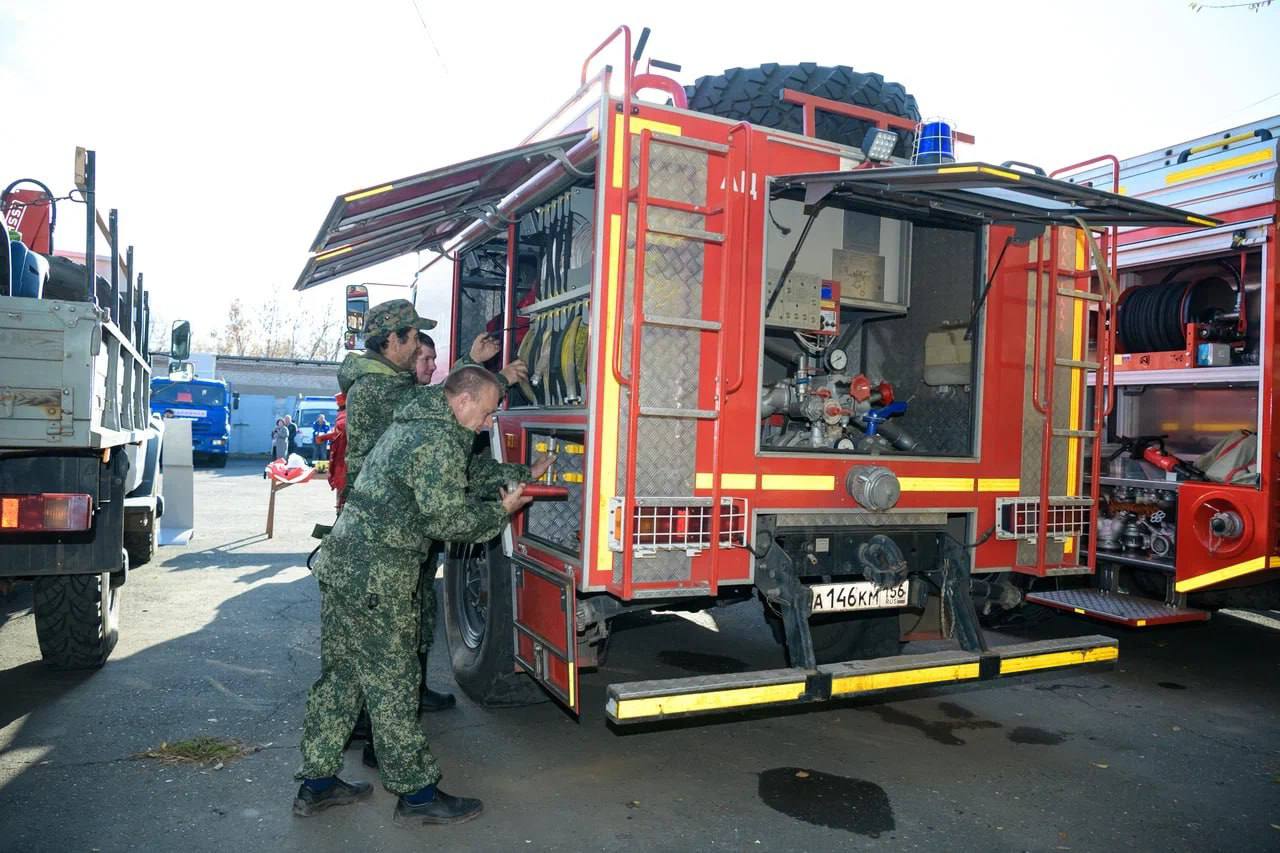 По поручению губернатора Евгения Солнцева в Оренбуржье прошел смотр готовности сил и средств территориальной подсистемы РСЧС к прохождению зимнего периода По поручению губернатора Евгения Солнцева в Оренбуржье прошел смотр готовности сил и средств территориальной подсистемы РСЧС к прохождению зимнего периода