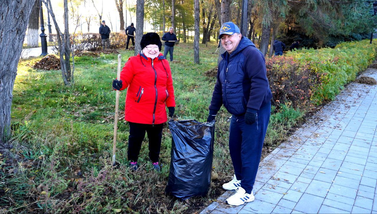 Вместе сделаем город чище: оренбуржцы присоединились к общегородскому субботнику Вместе сделаем город чище: оренбуржцы присоединились к общегородскому субботнику