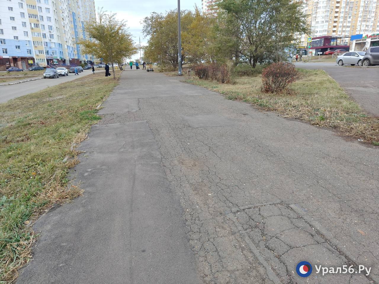 Как выглядит тротуар на улице Салмышской в Оренбурге, на который жители пожаловались в прокуратуру? Фотофакт Урал56.Ру Как выглядит тротуар на улице Салмышской в Оренбурге, на который жители пожаловались в прокуратуру? Фотофакт Урал56.Ру