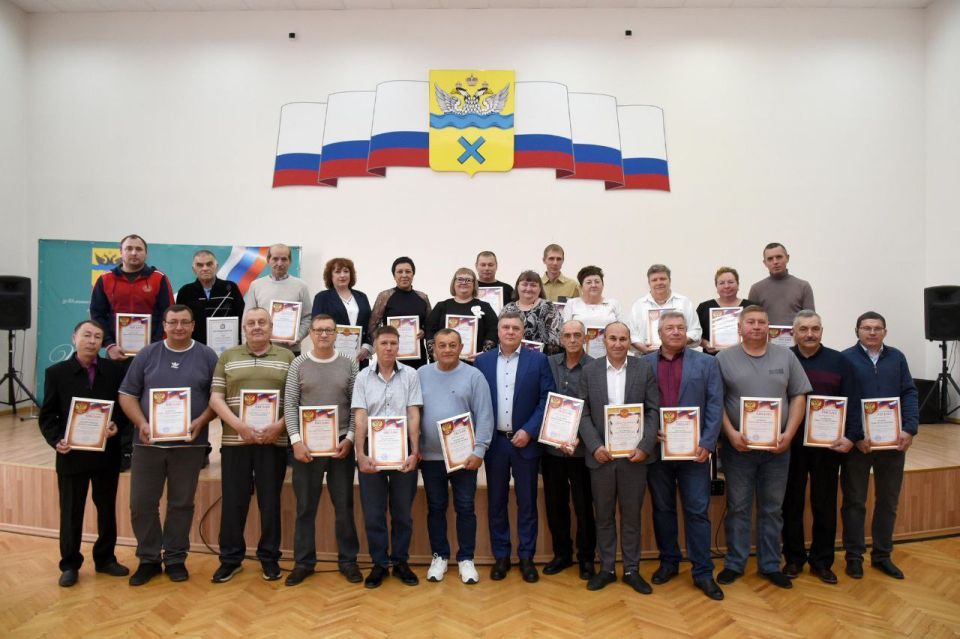 Сегодня, 26 октября, в России отмечают День работника автомобильного и городского пассажирского транспорта