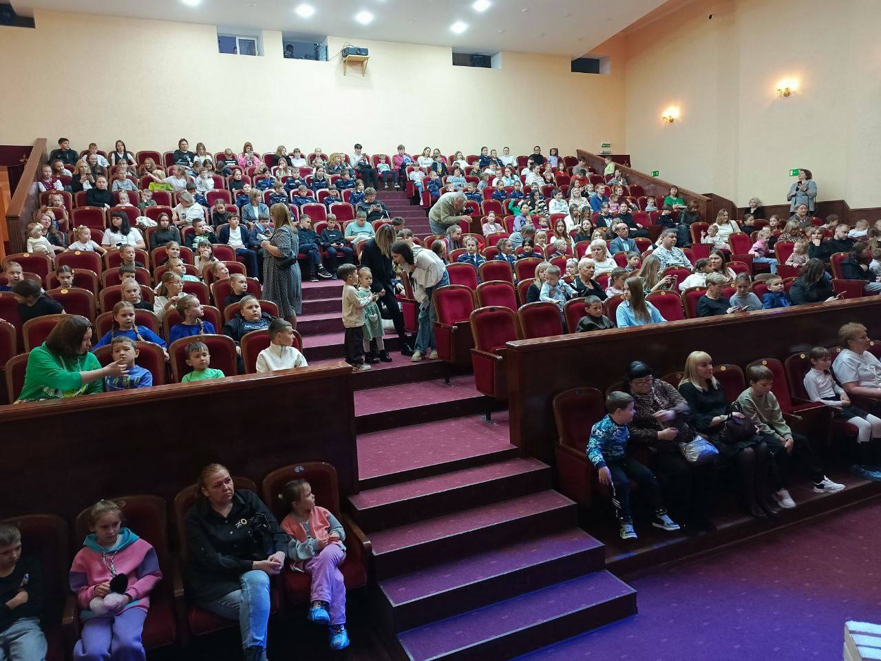 Омские артисты выступили в Бугуруслане в рамках «Больших гастролей» Омские артисты выступили в Бугуруслане в рамках «Больших гастролей»