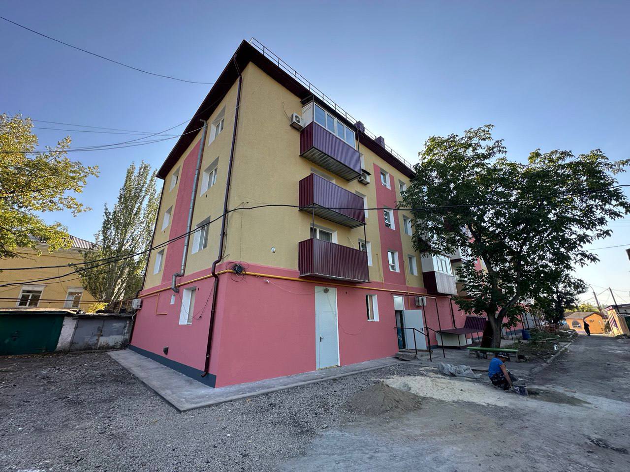 Оренбургские специалисты помогают подготовить к зиме жилой фонд в Перевальске Луганской Народной Республики Оренбургские специалисты помогают подготовить к зиме жилой фонд в Перевальске Луганской Народной Республики