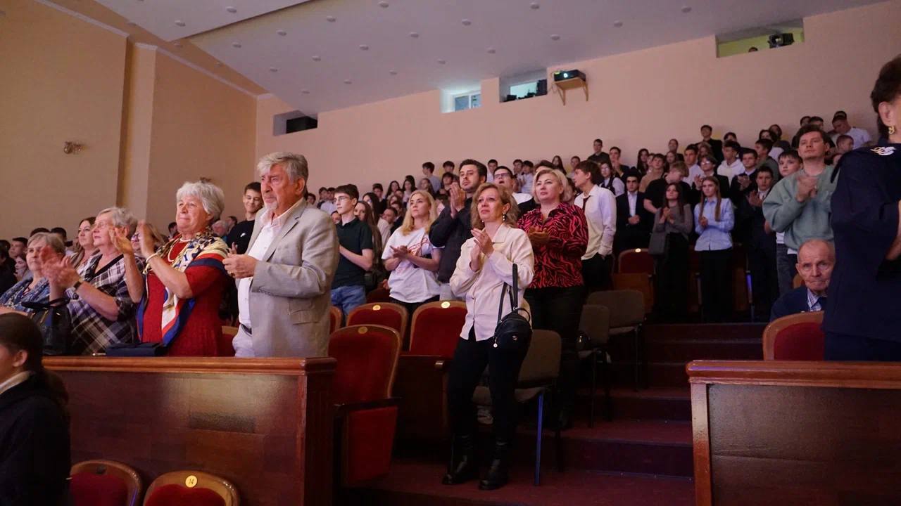 Омские артисты выступили в Бугуруслане в рамках «Больших гастролей» Омские артисты выступили в Бугуруслане в рамках «Больших гастролей»