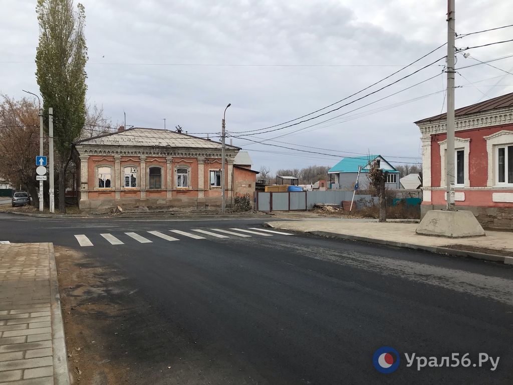 На улицу Советскую в Орске после ремонта дороги не до конца вернули «зебру», по которой дети ходят в школу На улицу Советскую в Орске после ремонта дороги не до конца вернули «зебру», по которой дети ходят в школу