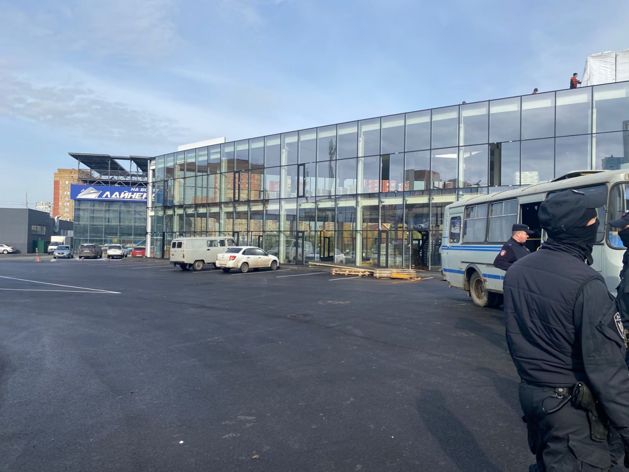 Полиция Оренбурга выявила сотни миграционных нарушений и возбудила уголовные дела по итогам операции «Нелегал-2025»