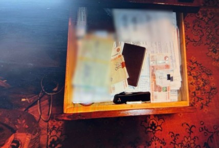 Оренбургские полицейские задержали гастролершу, похитившую деньги у пенсионерки под видом медработника