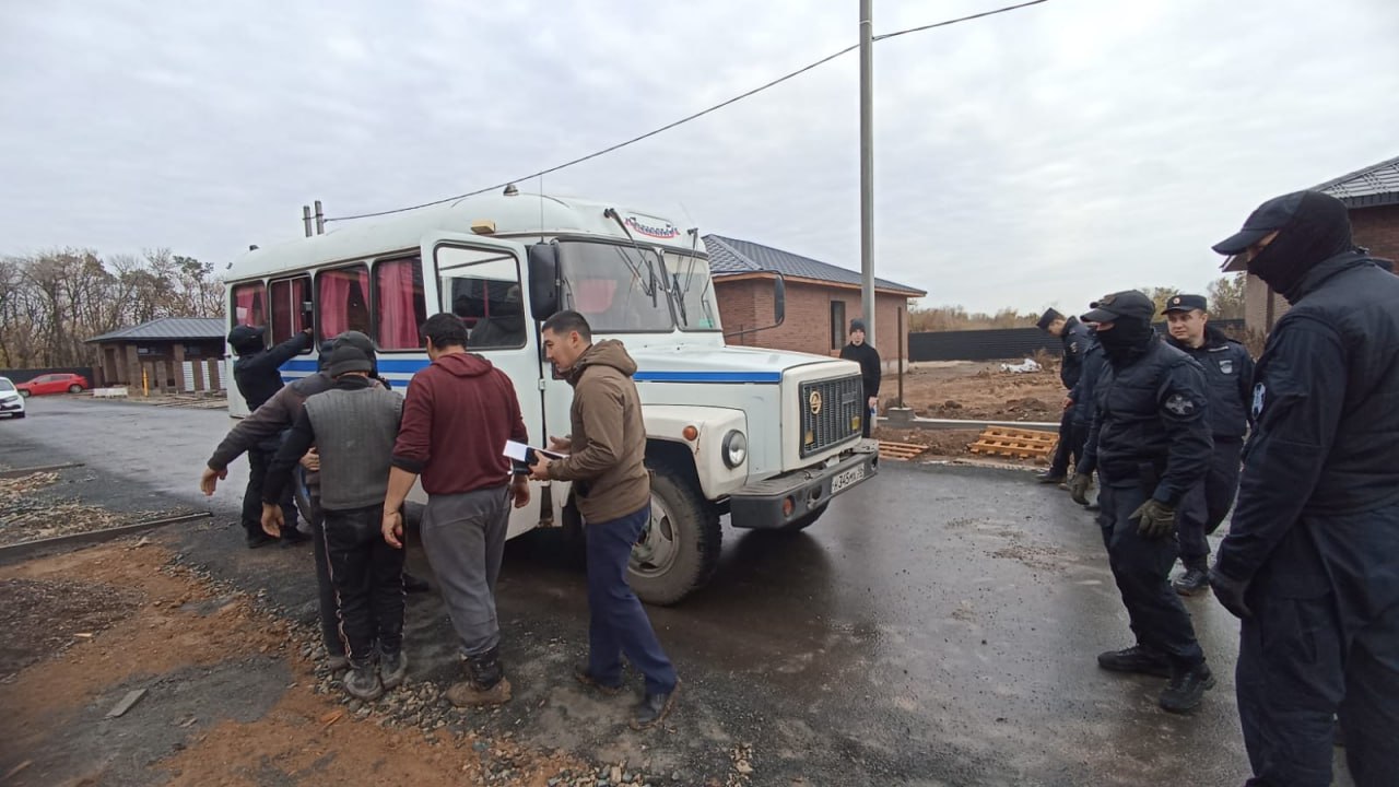 Полиция Оренбурга выявила сотни миграционных нарушений и возбудила уголовные дела по итогам операции «Нелегал-2025» Полиция Оренбурга выявила сотни миграционных нарушений и возбудила уголовные дела по итогам операции «Нелегал-2025»