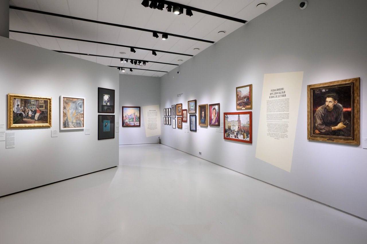 Оренбургские картины представили на выставке в Москве Оренбургские картины представили на выставке в Москве