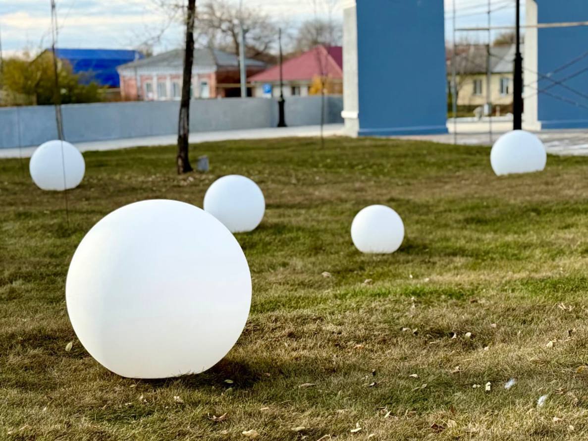 В Орске завершают реконструкцию сквера Пушкина В Орске завершают реконструкцию сквера Пушкина