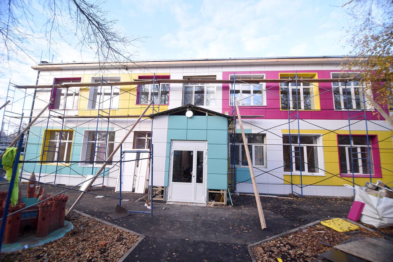 Альберт Юмадилов: Проверил, как идет ремонт в детском саду на ул. Братьев Башиловых, 2. Теперь это второй корпус сада № 184, раньше - детсад № 188 Альберт Юмадилов: Проверил, как идет ремонт в детском саду на ул. Братьев Башиловых, 2. Теперь это второй корпус сада № 184, раньше - детсад № 188