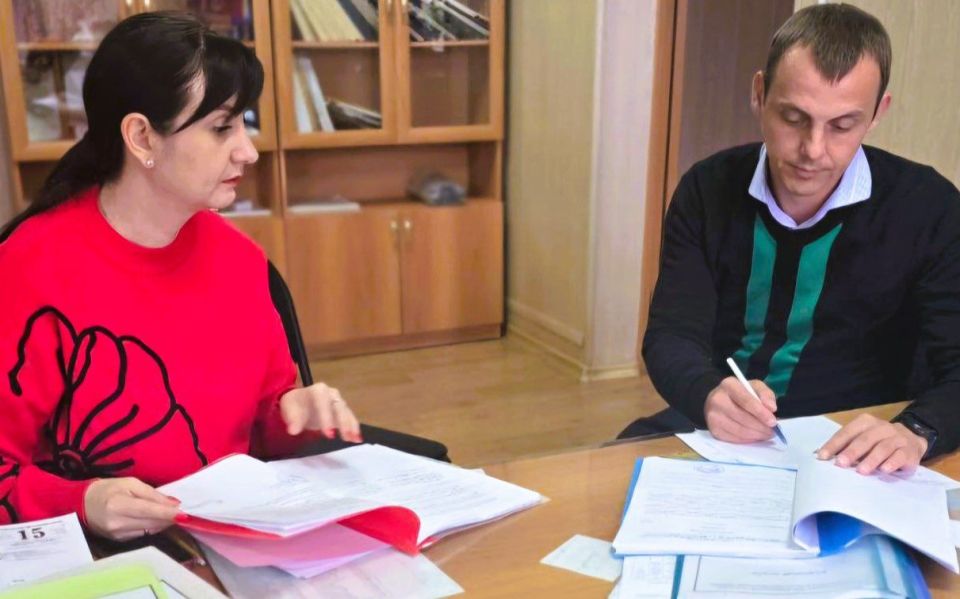 Финалист программы «Герои Оренбуржья» изучает структуру системы управления регионом