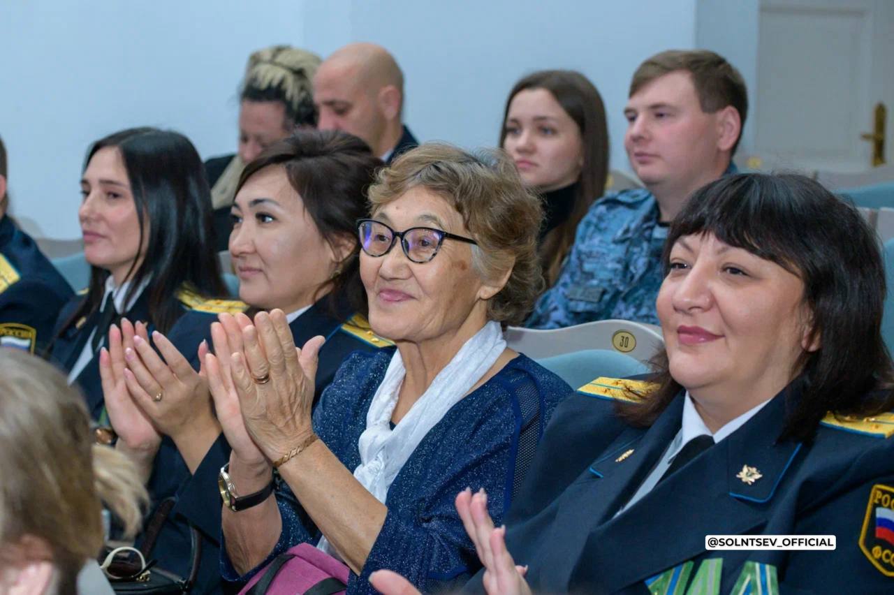 Евгений Солнцев: Сегодня профессиональный праздник у сотрудников Главного управления Федеральной службы судебных приставов России по Оренбургской области Евгений Солнцев: Сегодня профессиональный праздник у сотрудников Главного управления Федеральной службы судебных приставов России по Оренбургской области