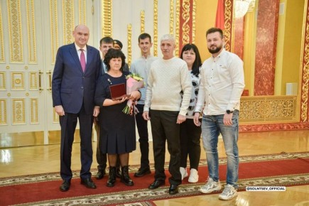 Евгений Солнцев: По поручению президента Владимира Владимировича Путина вручил 42 заслуженные награды оренбуржцам