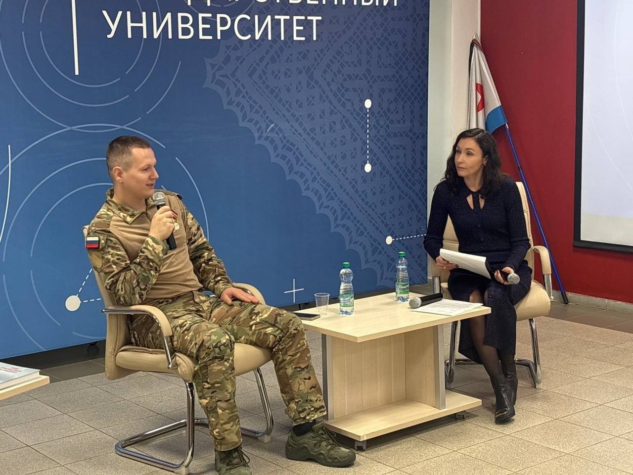 В ОГУ открылась выставка «Герои нашего времени»: студентам рассказали о подвиге защитников Отечества В ОГУ открылась выставка «Герои нашего времени»: студентам рассказали о подвиге защитников Отечества