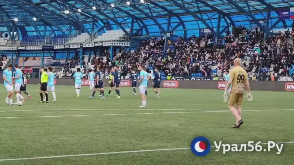 На 37 минуте счёт становится 2:0 в пользу «Оренбурга»