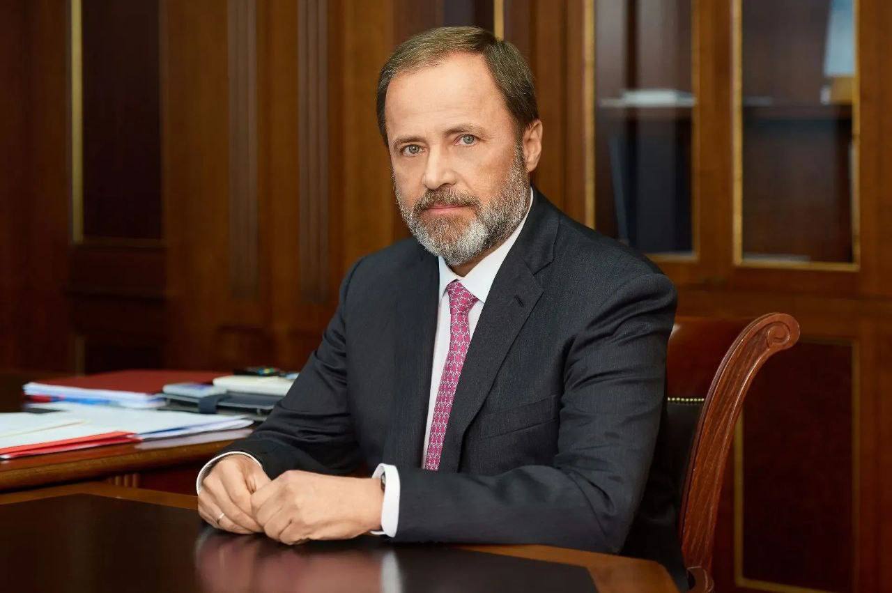 Полномочный представитель Президента РФ в ПФО Игорь Комаров поздравил жителей Приволжского федерального округа с Днём народного единства