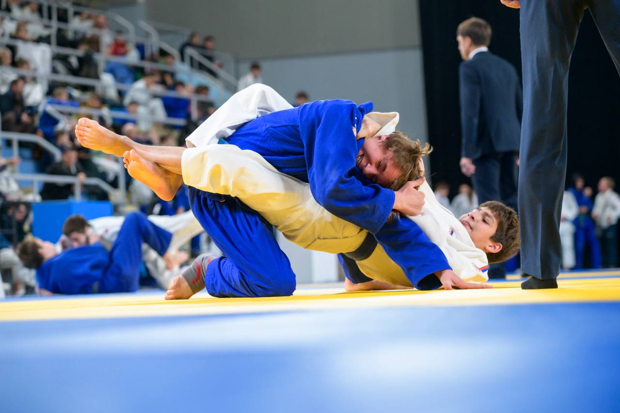 Губернатор Оренбургской области Евгений Солнцев принял участие в открытии межрегиональных соревнований по дзюдо среди юношей и девушек на призы сенатора Российской Федерации А.А. Шевченко Губернатор Оренбургской области Евгений Солнцев принял участие в открытии межрегиональных соревнований по дзюдо среди юношей и девушек на призы сенатора Российской Федерации А.А. Шевченко