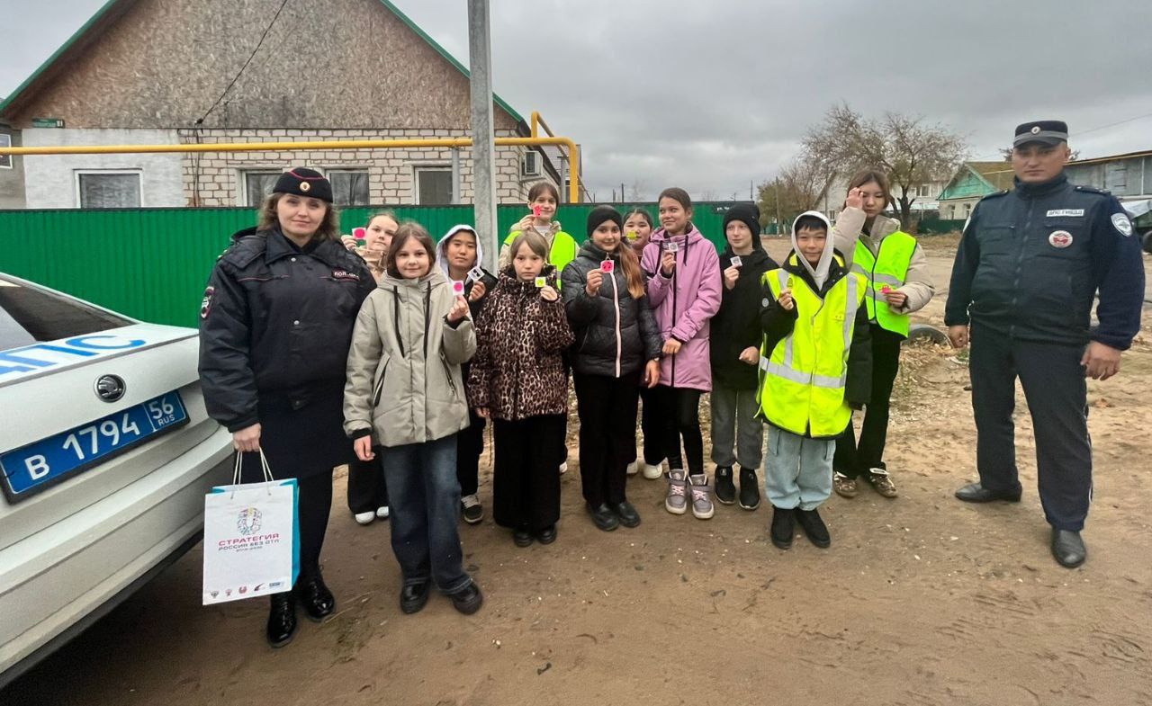 В рамках профилактического мероприятия "Пешеход" сотрудники Госавтоинспекции МУ МВД России "Орское" активно проводят профилактические беседы с пешеходами, напоминая о важности соблюдения правил дорожного движения и о... В рамках профилактического мероприятия "Пешеход" сотрудники Госавтоинспекции МУ МВД России "Орское" активно проводят профилактические беседы с пешеходами, напоминая о важности соблюдения правил дорожного движения и о...