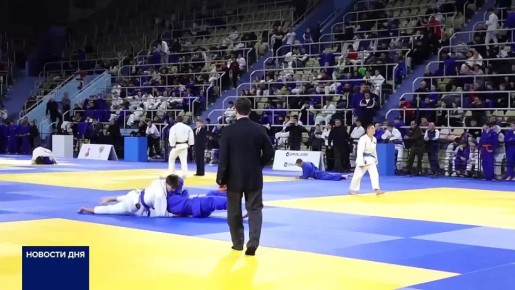 ОРЕНБУРГ ПРИНЯЛ МЕЖРЕГИОНАЛЬНЫЙ ТУРНИР ПО ДЗЮДО В спортивном комплексе «Оренбуржье» стартовал турнир по дзюдо на призы сенатора Андрея Шевченко. Более 1000 спортсменов из 31 региона борются за звание сильнейшего