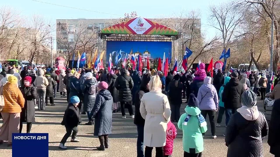 ДЕНЬ ЕДИНСТВА ОТМЕТИЛИ ТЫСЯЧИ ОРЕНБУРЖЦЕВ Около трех тысяч человек собрались в Национальной деревне на празднование Дня народного единства. В программе — концерт творческих коллективов, поздравление губернатора и вручение...