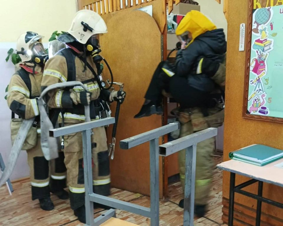 Пожарно-тактические учения прошли в гимназии Абдулино Пожарно-тактические учения прошли в гимназии Абдулино