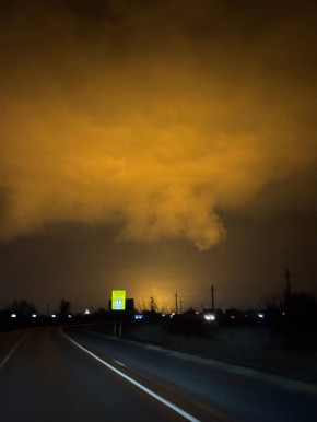 Первое, что встречает гостей Оренбурга, если заезжать в город с севера (Казань, Уфа)