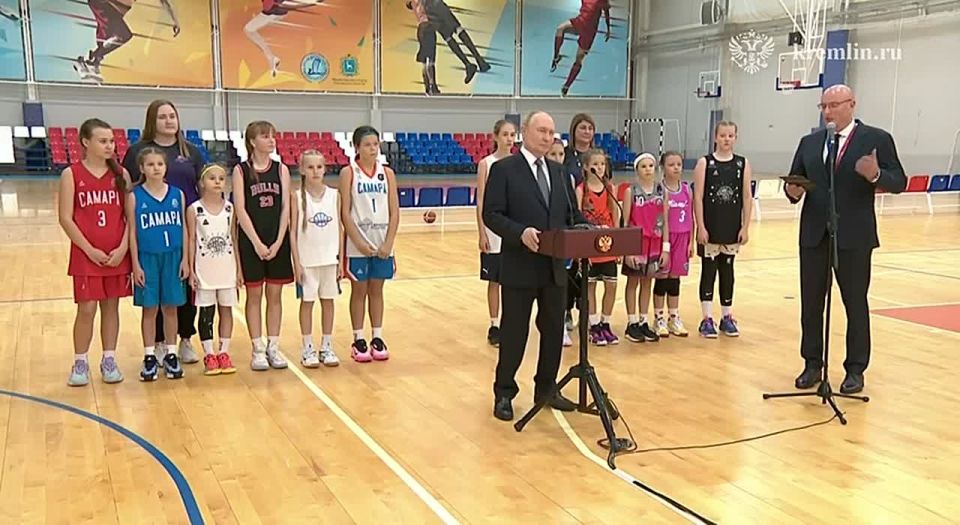 Владимир Путин по видеосвязи открыл Академию настолько центра в Оренбурге