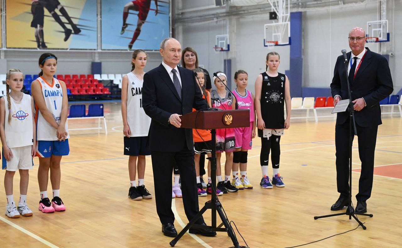 Владимиру Путину презентовали Академию настольного тенниса в Оренбурге