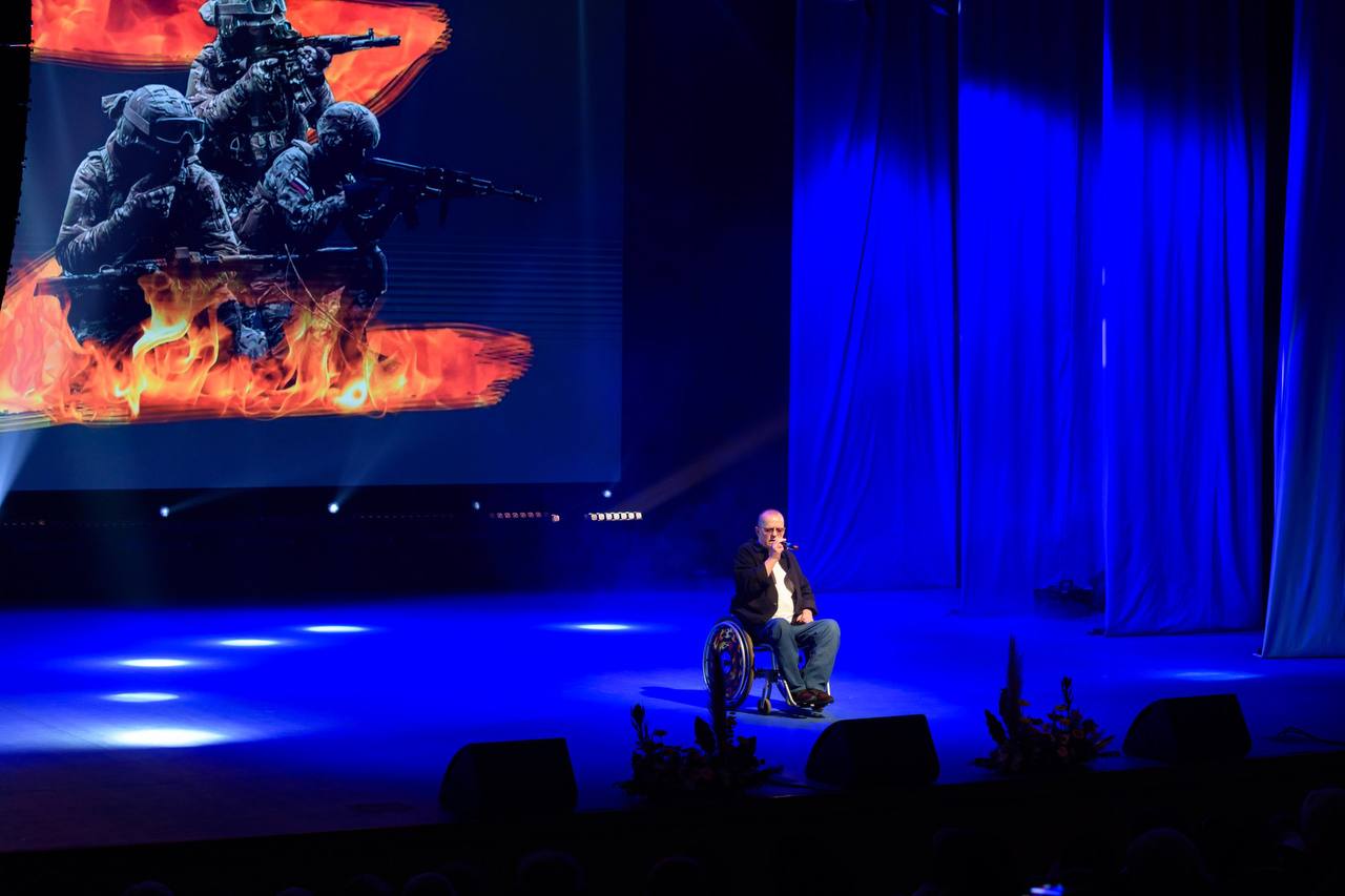 Губернатор Оренбургской области Евгений Солнцев принял участие в ХIII областном фестивале художественного творчества инвалидов «Вместе мы сможем больше!» Губернатор Оренбургской области Евгений Солнцев принял участие в ХIII областном фестивале художественного творчества инвалидов «Вместе мы сможем больше!»