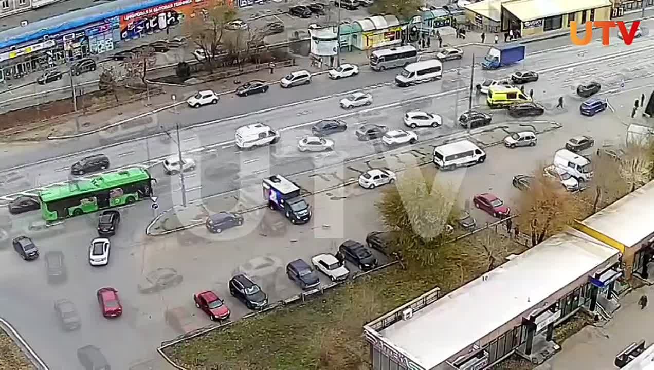 В Оренбурге на проспекте Гагарина произошло ДТП с участием скорой