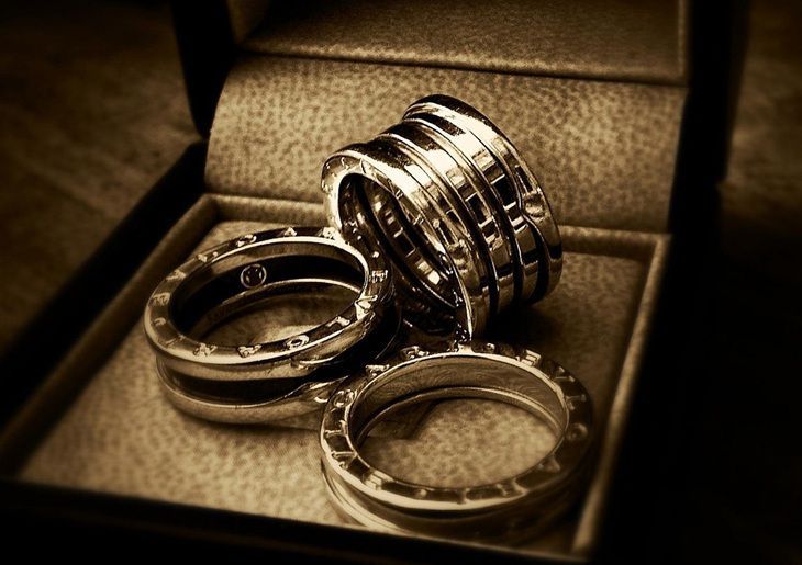 Ювелиры молчат! Как очистить серебро до блеска за 3 минуты — нужна только сода и фольга