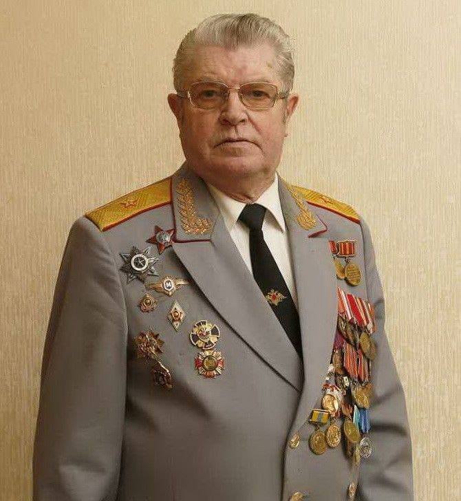 Евгений Солнцев выразил соболезнования родным и близким генерал-майора в отставке Владимира Воляника