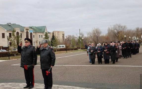 8 ноября в России отмечают День памяти сотрудников МВД, погибших при исполнении служебных обязанностей 8 ноября в России отмечают День памяти сотрудников МВД, погибших при исполнении служебных обязанностей