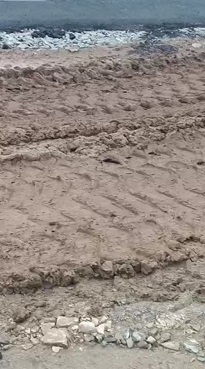 «Одно лечит, другое калечит»: В Ясном почти готова новая набережная, но добраться до нее проблематично