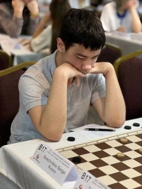 Орский школьник стал лучшим в мире на первенстве по шашкам!