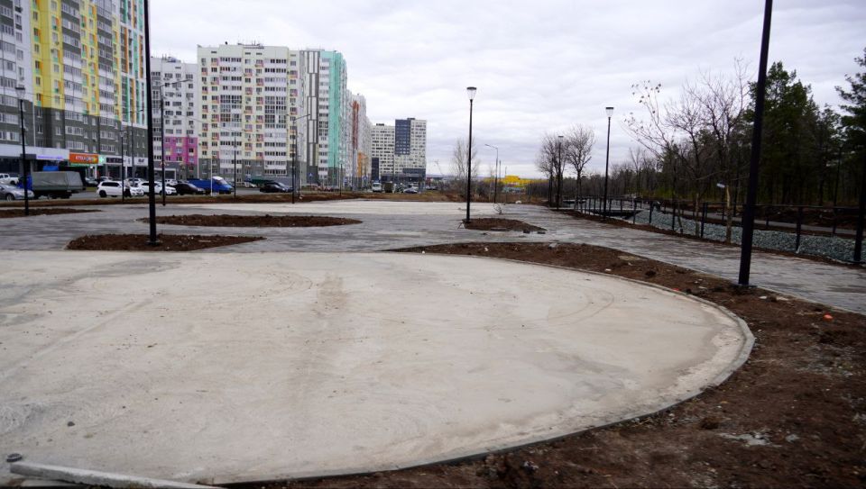Как сейчас выглядит территория в 16 микрорайоне Оренбурга, где появится новый парк? Завершается первый этап благоустройства
