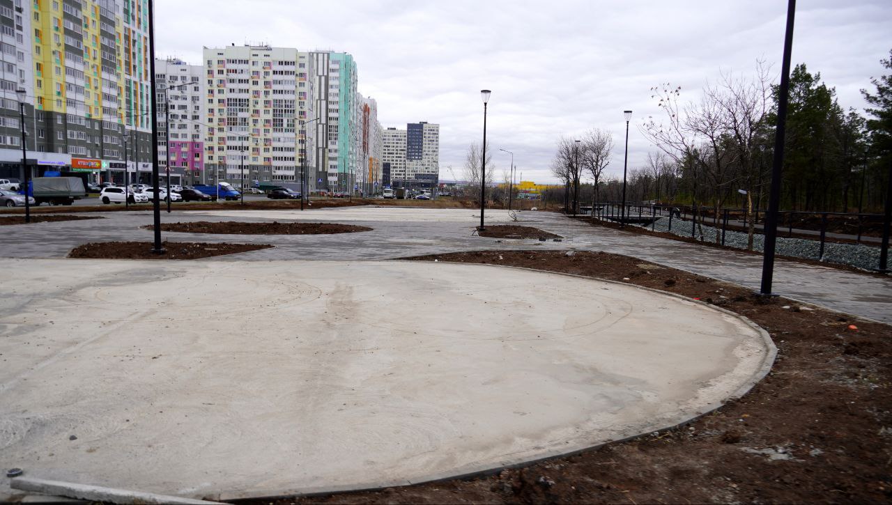 Как сейчас выглядит территория в 16 микрорайоне Оренбурга, где появится новый парк? Завершается первый этап благоустройства