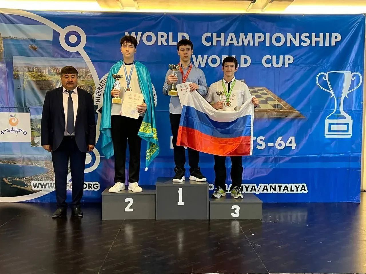 Школьник из Орска Сергей Свечников стал лучшим в мире на первенстве по шашкам Школьник из Орска Сергей Свечников стал лучшим в мире на первенстве по шашкам