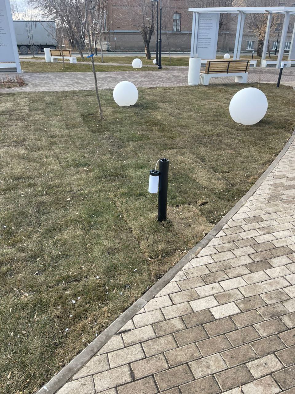 И снова вандалы, и снова в сквере Пушкина И снова вандалы, и снова в сквере Пушкина