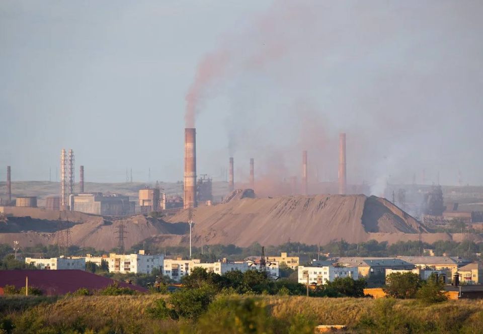 Беспилотники атаковали промышленный объект в Оренбуржье